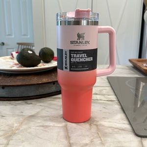 Stanley Quencher **Limited Edition** Coral Ombré from Target!!